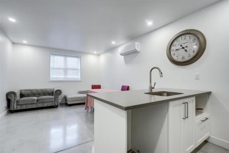 6366A Av. de Chester, Montréal (Côte-des-Neiges/Notre-Dame-de-Grâce), Quebec H4V 1J7, Canada
