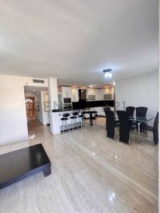 Calle Los Almendrones Conjunto Residencial Villas Mediterraneo, Lechería, Anzoategui 6016, Venezuela