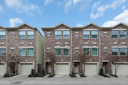 8705 Bryam 301, Houston, Texas 77061, USA