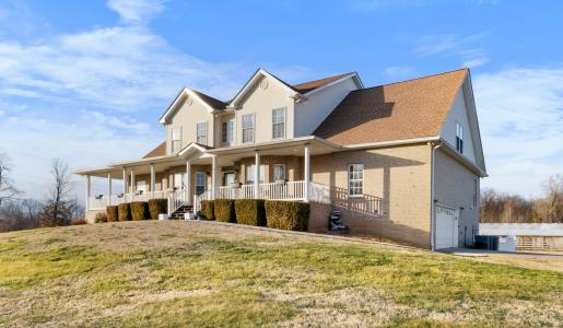 4591 Pineywoods Rd, Adams, Tennessee 37010, USA