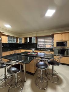 AVENIDA JESUS SUBERO CONJUNTO RESIDENCIAL VILLAS SANTA ESMERALDA, El Tigre, Anzoategui 6050, Venezuela