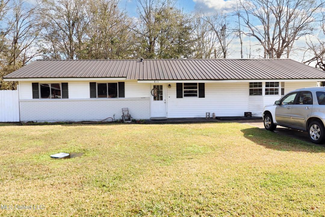 813 S Beech Street, Picayune, Mississippi 39466, USA