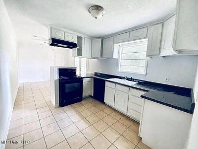 813 S Beech Street, Picayune, Mississippi 39466, USA