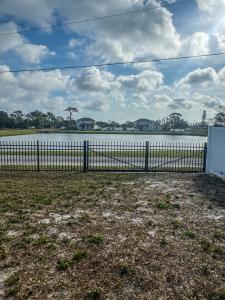 858 93rd Ave. N., St. Petersburg, フロリダ 33702, アメリカ合衆国