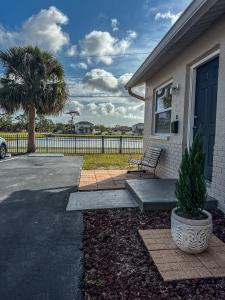 858 93rd Ave. N., St. Petersburg, フロリダ 33702, アメリカ合衆国