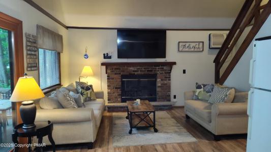 54 Deerfield Road, Lake Ariel, Pennsylvania 18436