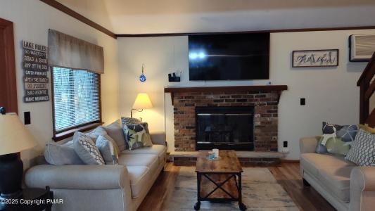 54 Deerfield Road, Lake Ariel, Pennsylvania 18436