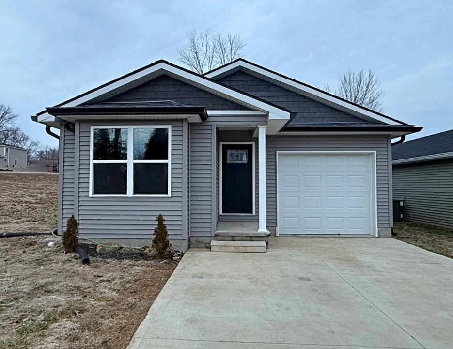 1012 E Glezen Street, Petersburg, Indiana 47567, USA