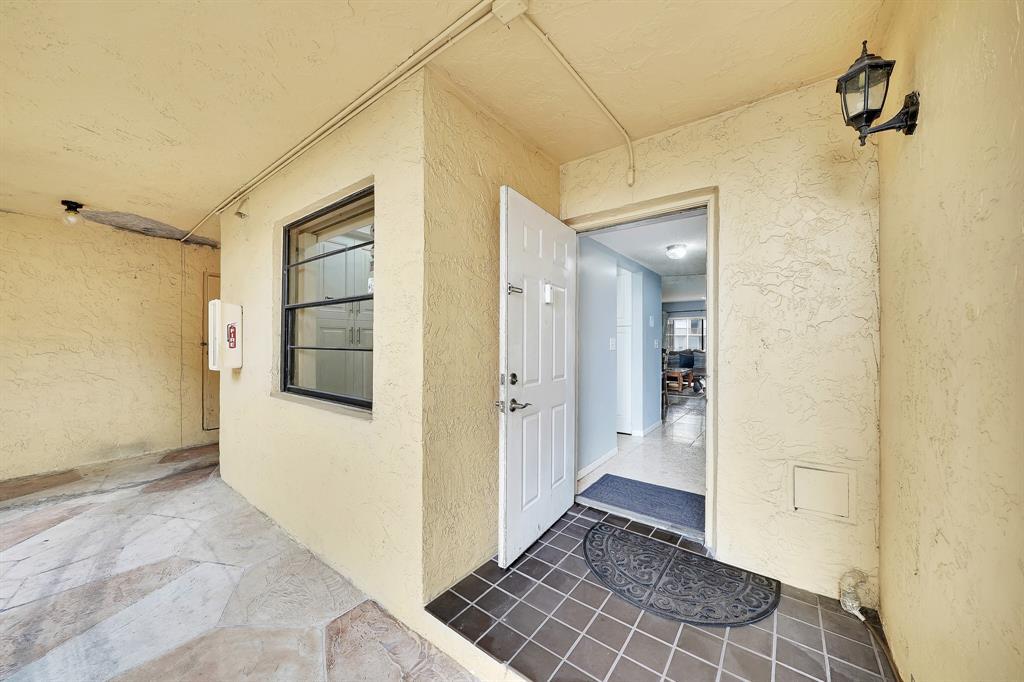 6475 W Oakland Park Boulevard #105, Lauderhill, Flórida 33313, Estados Unidos
