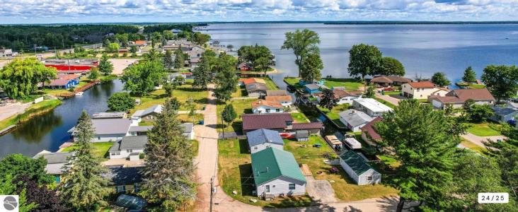 100 Island Drive, Houghton Lake, 密歇根州 48629-9611, 美国