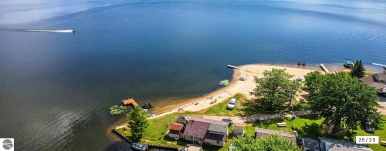 100 Island Drive, Houghton Lake, 密歇根州 48629-9611, 美国