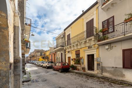 Via Cafici, Vizzini, Sicilia 95049, Италия