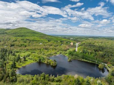 15  Rue du Marais, Shefford, Quebec J2M 1J3, Canada