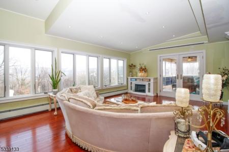 28 Edsall Dr Dr, Vernon Twp., NJ 07461-4534, USA