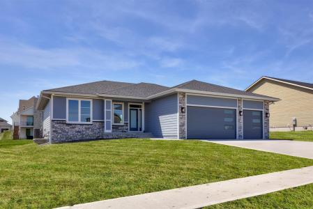 18274 Hidden Knoll, Clive, Iowa 50325, USA