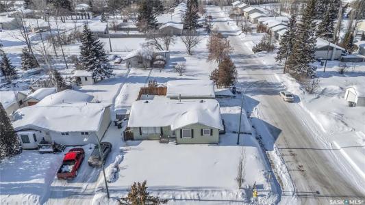 411 BROAD STREET, Cut Knife, Saskatchewan S0M 0N0, Canada