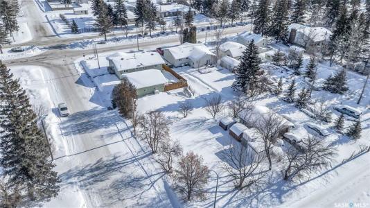 411 BROAD STREET, Cut Knife, Saskatchewan S0M 0N0, Canada