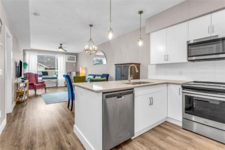 3090 BURTCH ROAD, Kelowna, ブリティッシュコロンビア V1W 5G9, カナダ