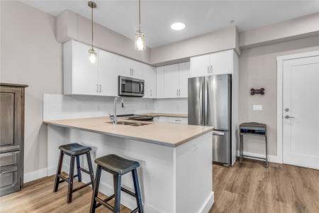 3090 BURTCH ROAD, Kelowna, ブリティッシュコロンビア V1W 5G9, カナダ