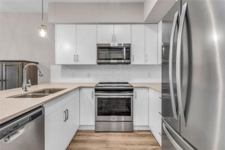 3090 BURTCH ROAD, Kelowna, ブリティッシュコロンビア V1W 5G9, カナダ