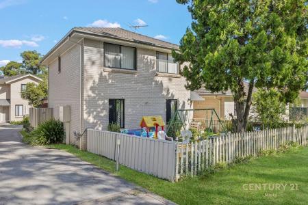 8/2 Baldwin Avenue, Glenfield, NSW 2167, Australia