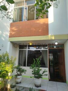 Calle Jacinto,Urb. Gamarra de León , Lima, Lima 00001, Peru