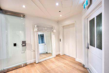 315  Rue du St-Sacrement, Montréal (Ville-Marie), Québec H2Y 1Y1, Canada