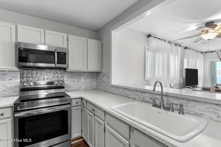 1437 Fort Fisher Boulevard , I1, Kure Beach, North Carolina 28449, USA