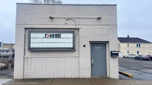 10531 Wren Street, Dearborn, Michigan 48120, USA