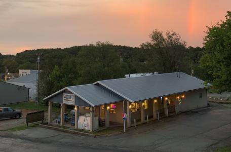 304 South Market Street, Alton, Missouri 65606, USA