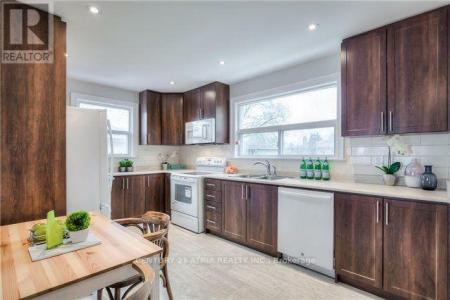 79 CARTIER CRESCENT, Richmond Hill (crosby), Ontario L4C 2N3, Canadá