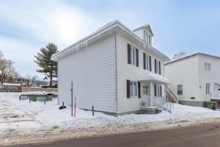 90 Rue St-Joseph, Lévis (Desjardins), 魁北克省 G6V 1B8, 加拿大