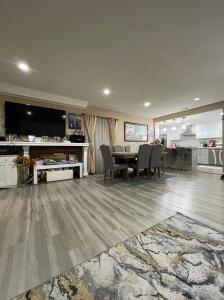 7509 Adwen, Downey, California 90241, HOA KỲ