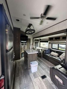 25054 SOUTH PINE LAKE ROAD, Rural Red Deer County, Alberta T0M 1R0, Canada
