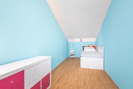 Kovářská, Jenštejn, Praha-východ 25073, República Checa