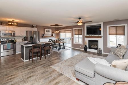 7018 Three Lakes Parkway, Des Moines, Iowa 50320, États-Unis