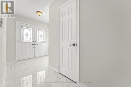 26 RAINBOW COURT, Georgina (keswick South), Ontario L4P 3Z6, Canada