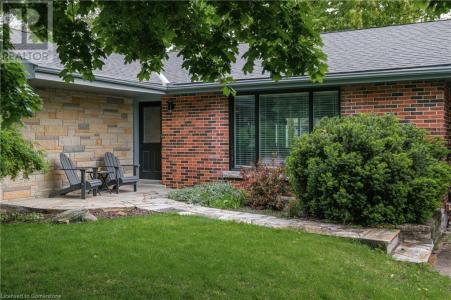 16 TREVOR DRIVE, Stoney Creek, Ontario L8G 1N2, Kanada