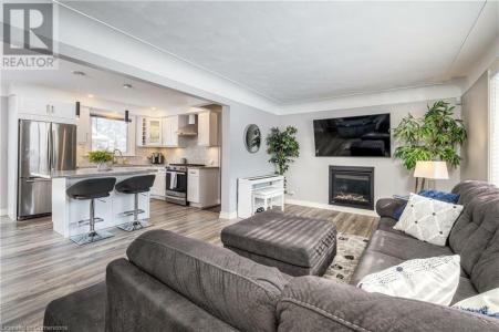 16 TREVOR DRIVE, Stoney Creek, Ontario L8G 1N2, Kanada