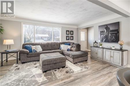 16 TREVOR DRIVE, Stoney Creek, Ontario L8G 1N2, Kanada