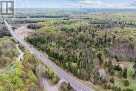 0 HIGHWAY 118, Dysart Et Al (dysart), Ontario K0M 1S0, CANADÁ