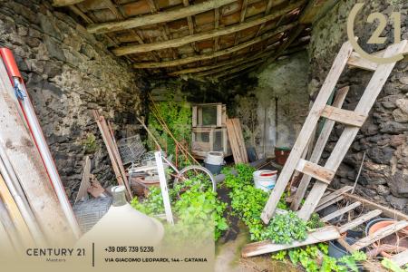 Via Alessandro Manzoni, Viagrande, Sicilia 95029, Италия