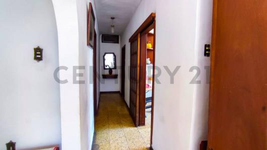 Av Banzer Calle Gevio frente colegio la santa cruz 2135, Norte, Santa Cruz 00001, Bolivia