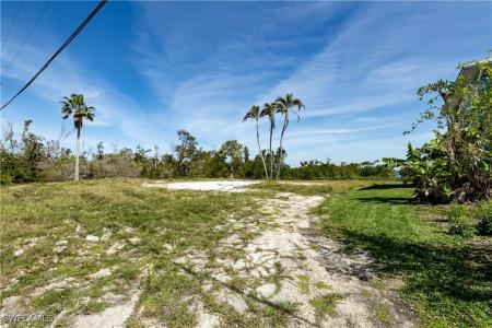 5966 Cove Street, St James City, Florida 33956, USA