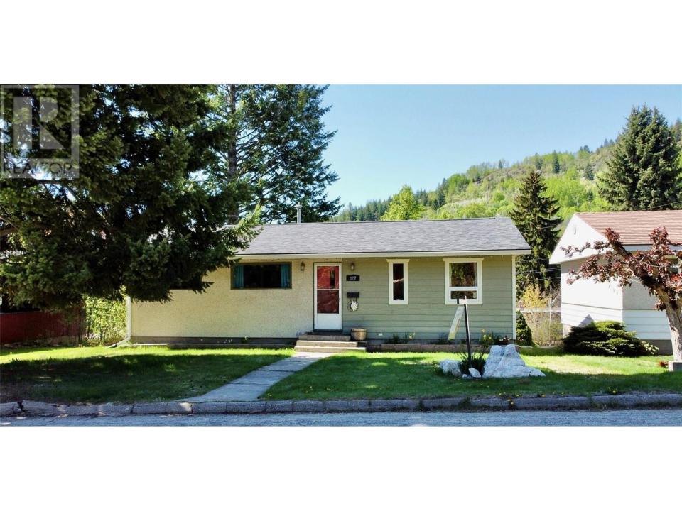 827 BURNS AVENUE, Warfield, 브리티시 컬럼비아주 V1R 2G2, 캐나다