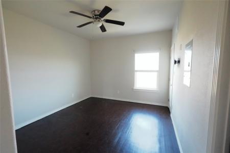 2910 Town Square Avenue , 24, Bryan, Texas 77802, USA