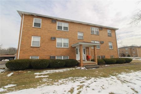 1986 Wolosyn Circle, Poland, Ohio 44514, USA