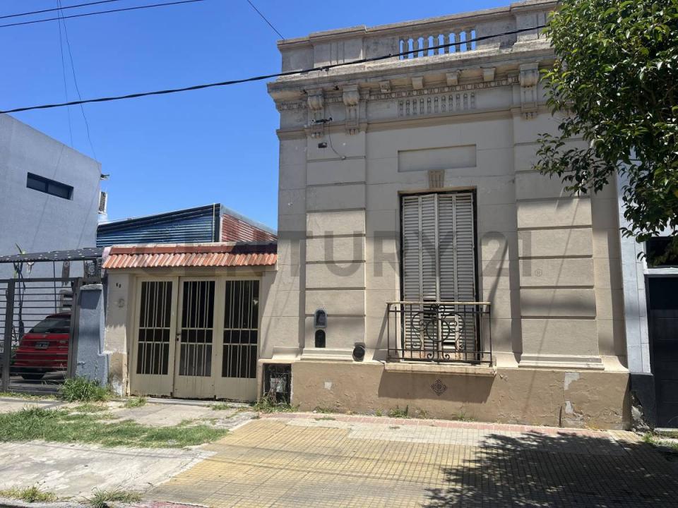 Eva Perón y Cestino 60, Ensenada, GBA Sur 1925, Argentina