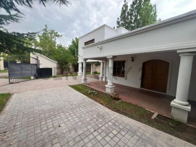 Pueyrredón 867 867, Chacras De Coria, Mendoza 5505, Argentina