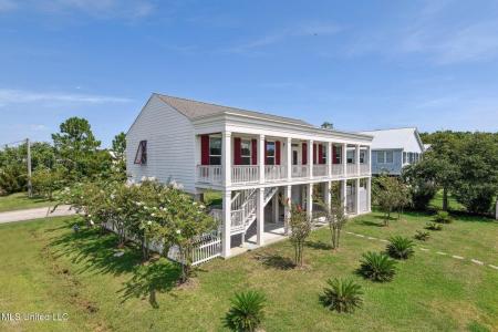 500 Fell Street, Waveland, Mississippi 39576, USA